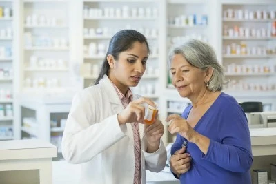 Dudas sobre medicamentos: Cómo hablar con tu farmacéutico