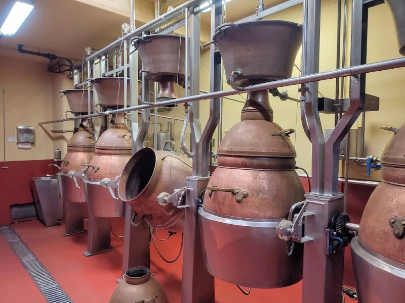 Compañía Lebaniega De Vinos Y Licores S L