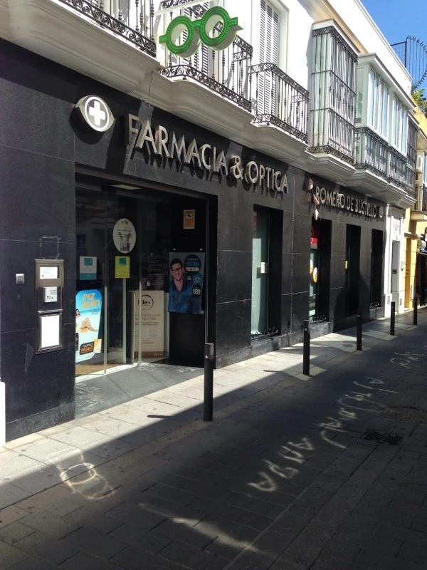 Farmacia óptica Romero de Bustillo
