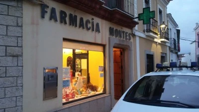 Farmacia Montes. Ldos. Juan José Montés Alcántara y Javier Montes Salinero
