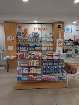 Farmacia San Juan Bosco 96. Ldo Antonio Valdés Arenas.