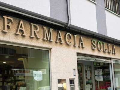 FARMACIA SOLLA. Farmacias en Los Castros