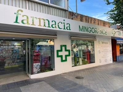Farmacia Mingorance Granada. 12 horas. Dermocosmética.