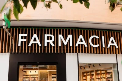 Farmacia Villafuerte Ldos. Luis y Marta Espinosa González. Especialistas en Cosmética, Fórmulas