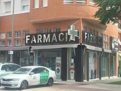Farmacia 12H. Giráldez .Ldo. José María Giráldez García