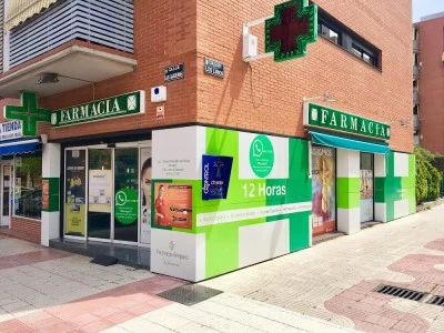 Farmacia Amparo. Ldo Rafael Revuelta