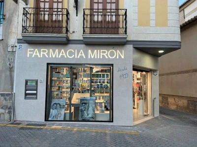 Farmacia Félix L. Mirón