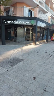 Farmacia Colom