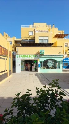 Apotheke - Farmacia Las Garzas - Urbanización