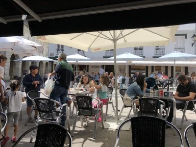Cafetería La Farmacia de Abajo