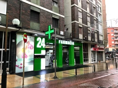 Farmacia 24 H. Julio Ruiz de Salazar Fernández - Abascal