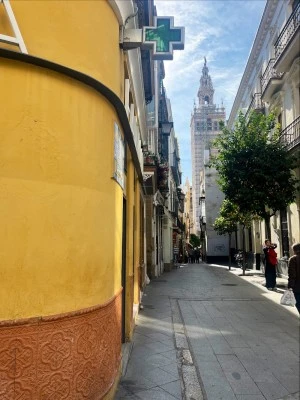 Farmacia Giralda