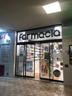 Farmacia El Juncal abierta 24 horas los 365 dias del año