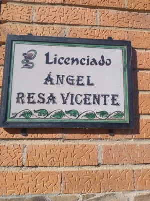 Farmacia Bello (Ld. Angel Resa Vicente)