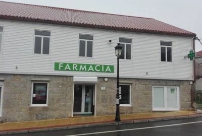 Farmacia César Riesgo y Bárbara Ponce