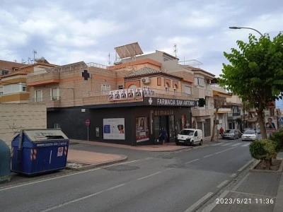 Farmacia San Antonio – Lda. Yolanda Escámez
