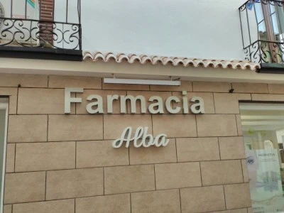 Farmacia Alba Sonseca. Ldo. Mario Garófano Gordo