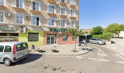 FARMACIA LA CHIMENEA
