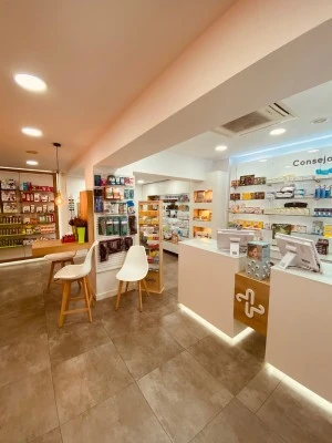 Farmacia Las Botikarias (Rayo Cortés C.B.)